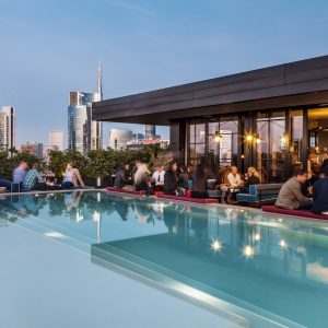 A cena da Ceresio 7 Milano pools cokctail rooftop - thestylelovers.com
