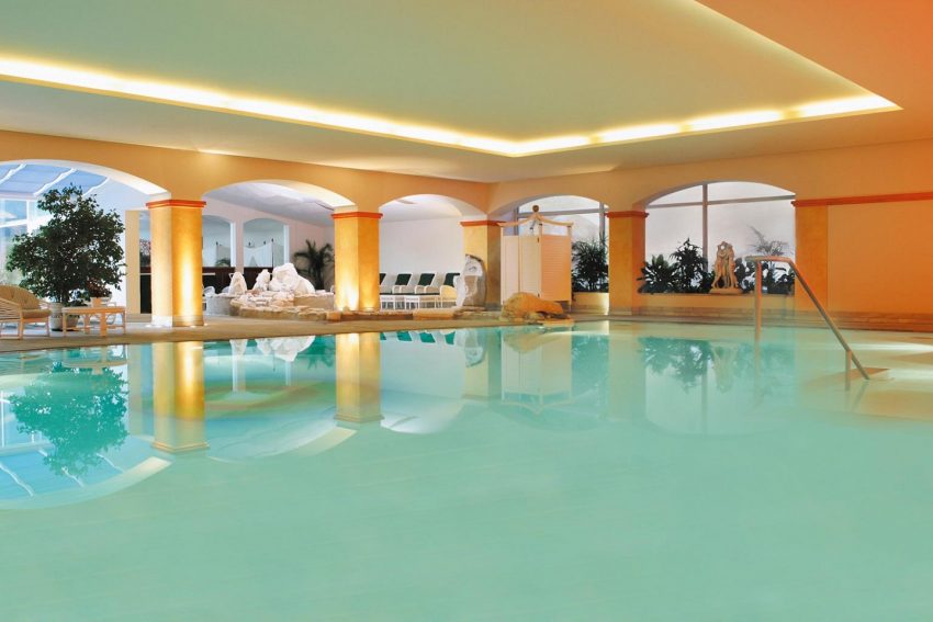 Austria terme - Ronacher piscina interna - The Style Lovers