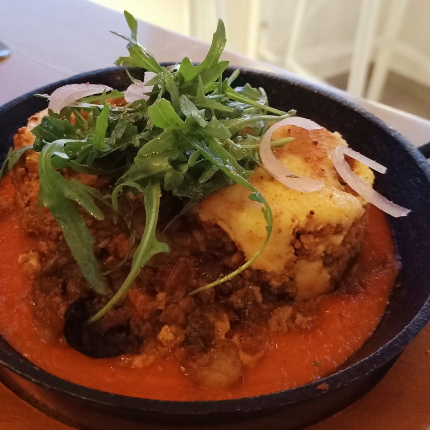 Best restaurants in Milos_Okto moussaka
