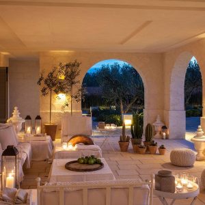 Borgo Egnazia villa padronale patio - The Style Lovers