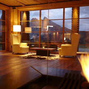 Dolomiti Val Gardena - Adler Mountain Lodge hall - TheStyleLovers