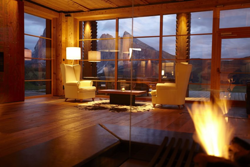 Dolomiti Val Gardena - Adler Mountain Lodge hall - TheStyleLovers