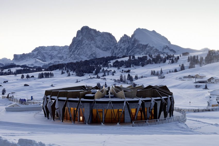 Dolomiti Val Gardena - AlpinaDolomites esterno architettura - TheStyleLovers