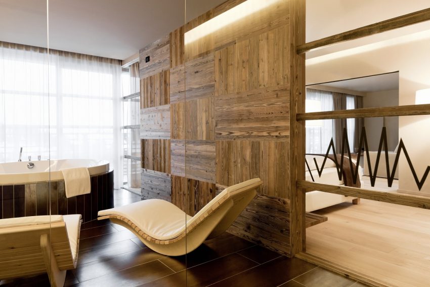 Dolomiti Val Gardena - AlpinaDolomites room bath - TheStyleLovers