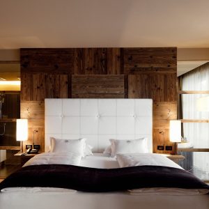 Dolomiti Val Gardena - AlpinaDolomites room bed - TheStyleLovers