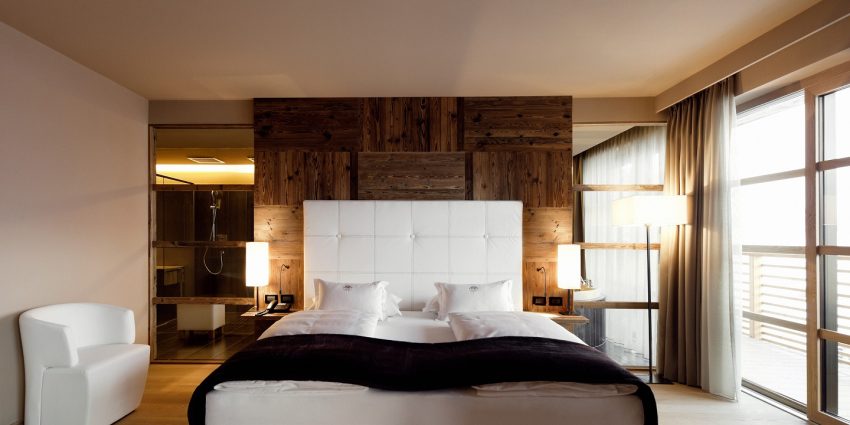 Dolomiti Val Gardena - AlpinaDolomites room bed - TheStyleLovers
