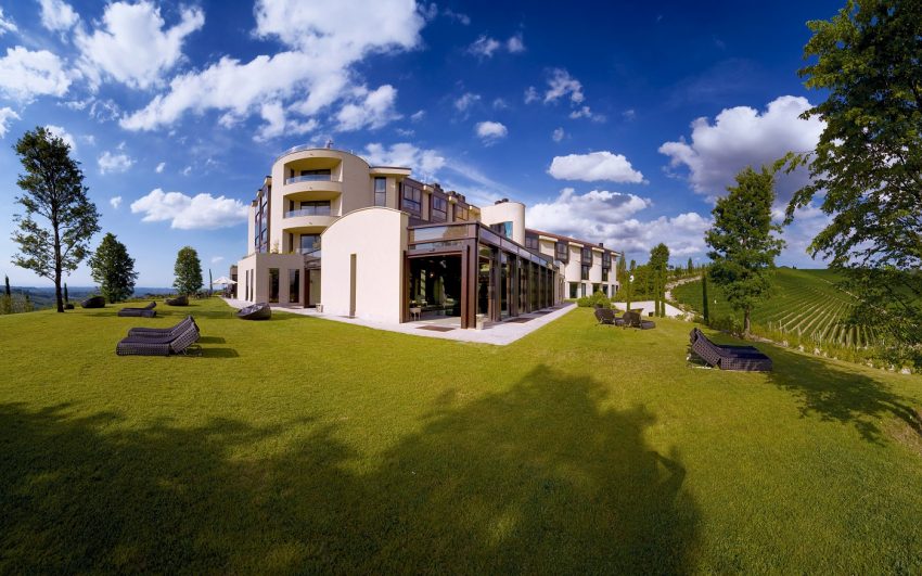 Langhe dove dormire. Il Boscareto esterno - thestylelovers.com
