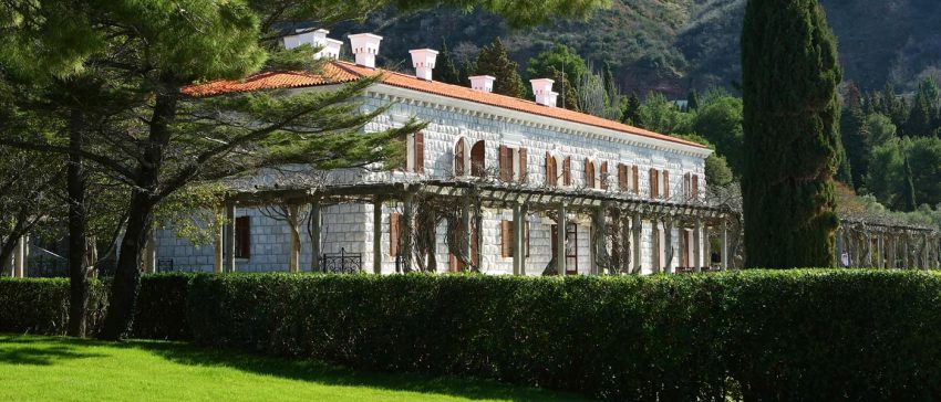 Montenegro la nuova meta del lusso. Aman Sveti Stefan Villa Minocer - The Style Lovers