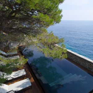 Montenegro Aman Sveti Stefan cliff pool - The Style Lovers