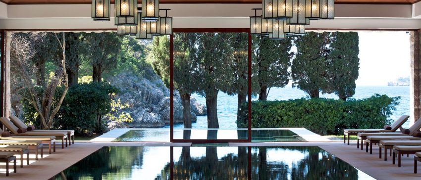 Montenegro la nuova meta del lusso. Aman Sveti Stefan pool spa - The Style Lovers