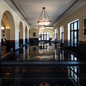 Montenegro la nuova meta del lusso. Regent spa pool - The Style Lovers