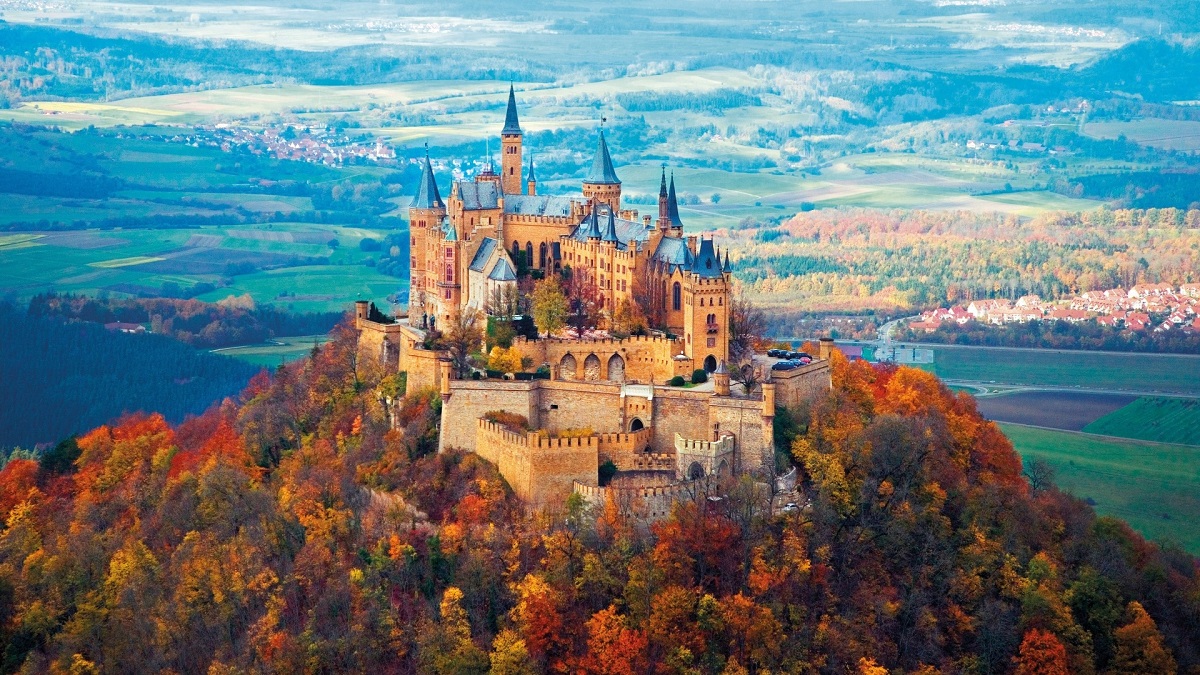 Neuschwanstein Castle Autumn - foliage in Italia e in Europa - thestylelovers.com