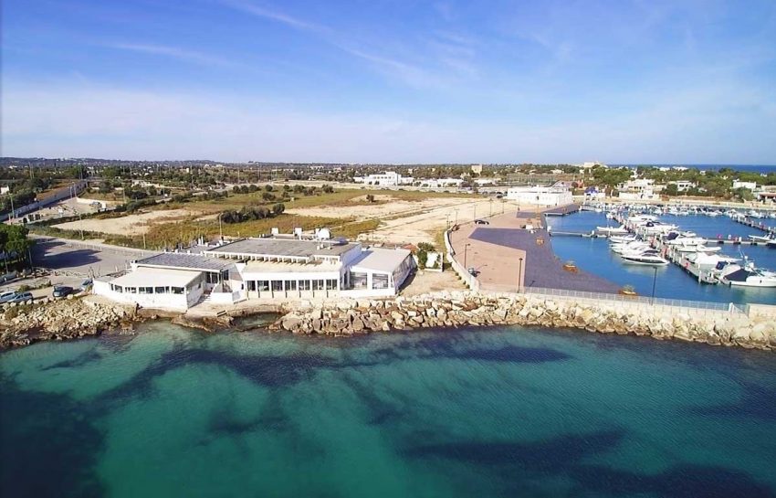 Polignano a Mare chic - Cala Ponte Marina - thestylelovers.com
