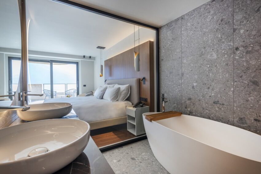 The eco-sustainable luxury of Eala on Lake Garda - room suite