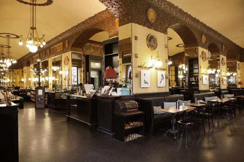 Trieste tra caffè botteghe storiche e design - Antico Caffè San Marco - thestylelovers.com