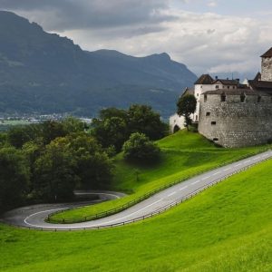 Una giornata di lusso e relax in Liechtenstein - Castello di Vaduz - thestylelovers.com