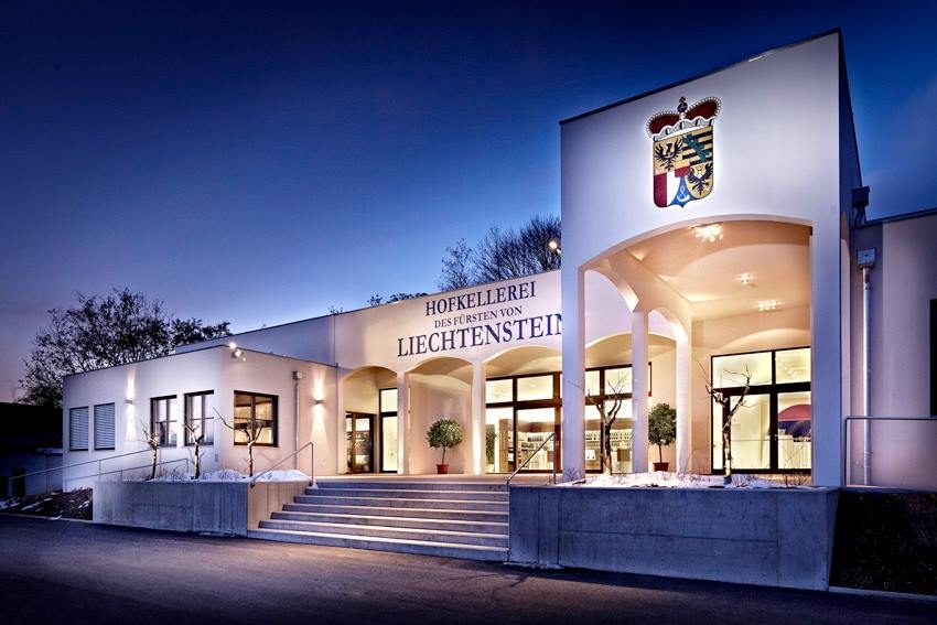 Una giornata di lusso e relax in Liechtenstein - Hofkellerei - thestylelovers.com