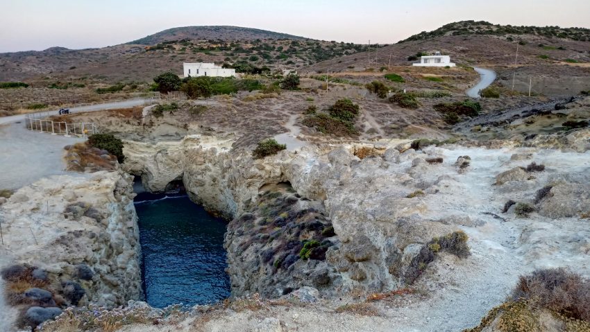 guida all isola di milos_Parafragas